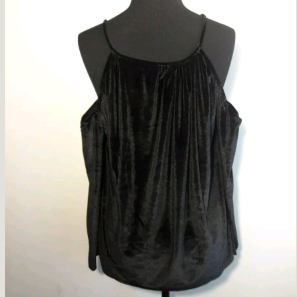 🌟SOLD🌟New Black Velvet Cold Shoulder Top - Picture 3 of 8